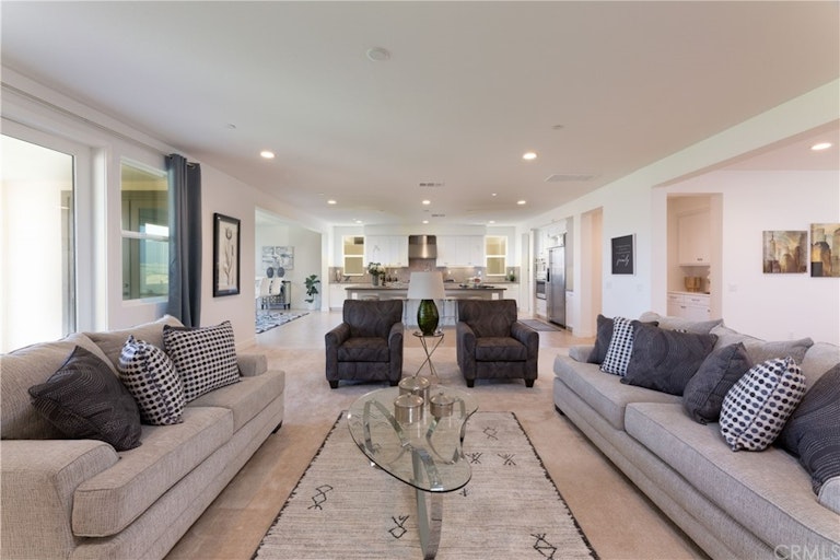 Photo 11 of 75 - 13952 Lily Ln, Riverside, CA 92503