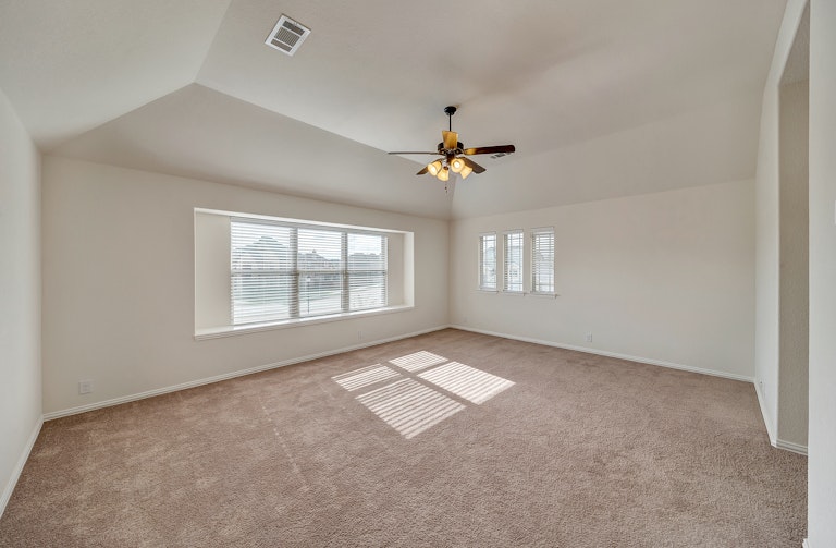 Photo 15 of 33 - 1204 Barberry Dr, Burleson, TX 76028