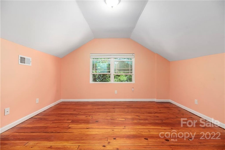 Photo 23 of 32 - 3617 Tuckaseegee Rd, Charlotte, NC 28208