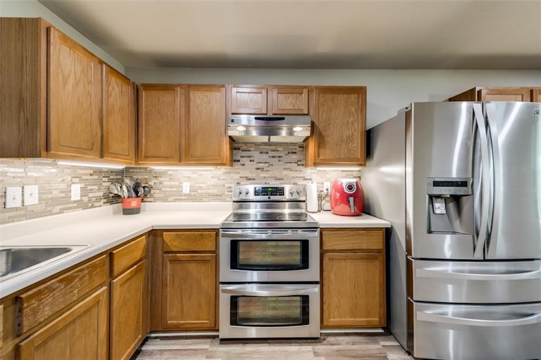 Photo 10 of 27 - 4816 Cedar Crest Dr, McKinney, TX 75070