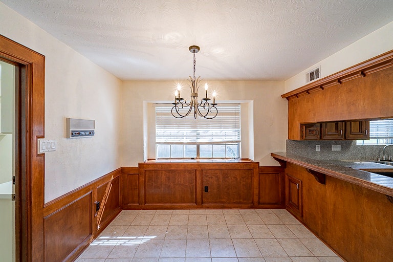 Photo 11 of 37 - 5522 Lone Cedar Dr, Kingwood, TX 77345