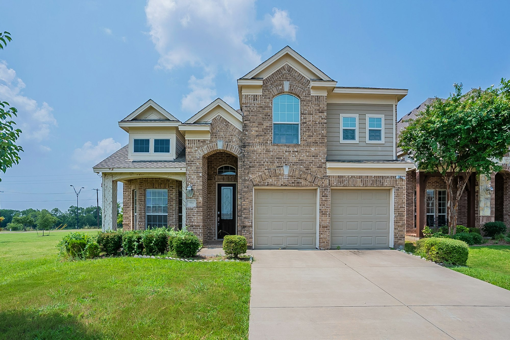 Photo 1 of 31 - 3904 Mustang Ave, Sachse, TX 75048