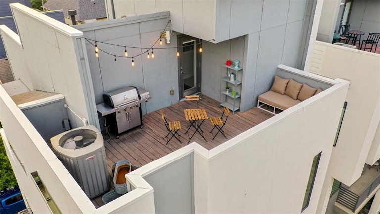 Photo 44 of 49 - 5638 Petty St Unit C, Houston, TX 77007