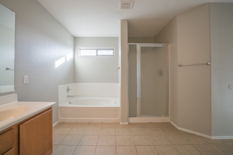 Photo 18 of 36 - 18333 W Arcadia Dr, Surprise, AZ 85374