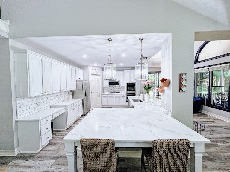 Photo 6 of 34 - 1015 York Cv, Alpharetta, GA 30004