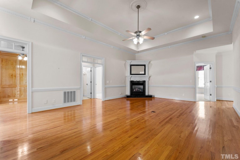 Photo 8 of 30 - 631 E Lakota Dr, Fuquay Varina, NC 27526