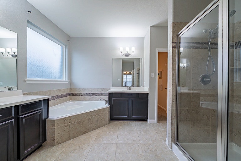 Photo 28 of 35 - 18226 Russett Green Dr, Tomball, TX 77377
