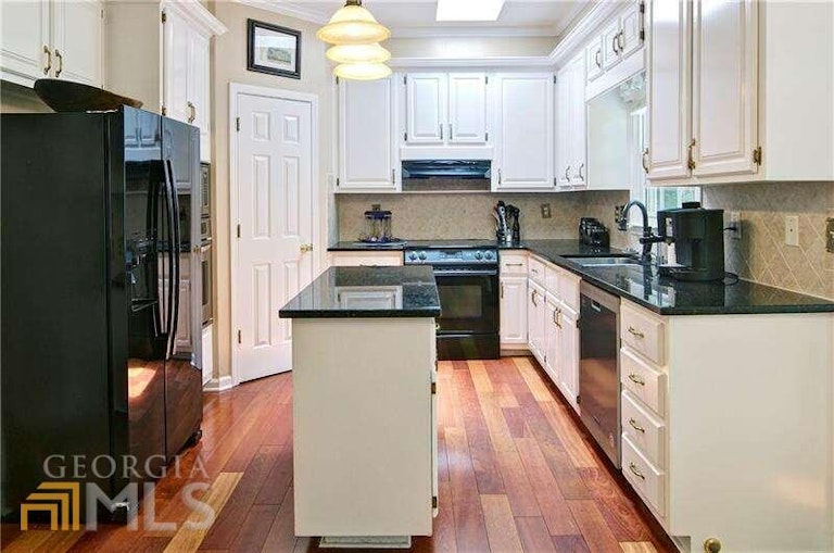 Photo 36 of 78 - 945 Whitehawk Trl, Lawrenceville, GA 30043