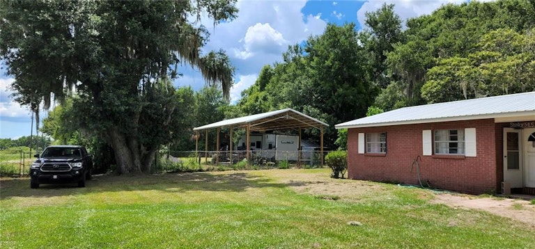 Photo 2 of 14 - 8225 Carey Rd, Lithia, FL 33547