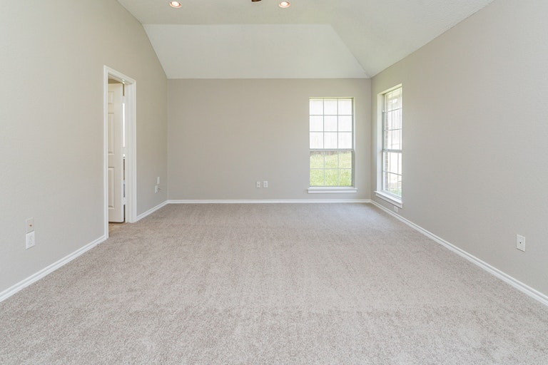 Photo 21 of 25 - 10170 Meadowcrest Dr, Benbrook, TX 76126