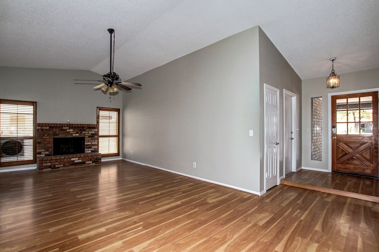 Photo 9 of 19 - 959 W Osage Ave, Mesa, AZ 85210