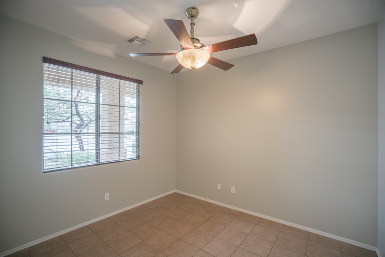 Photo 19 of 29 - 1740 W Twain Dr, Anthem, AZ 85086
