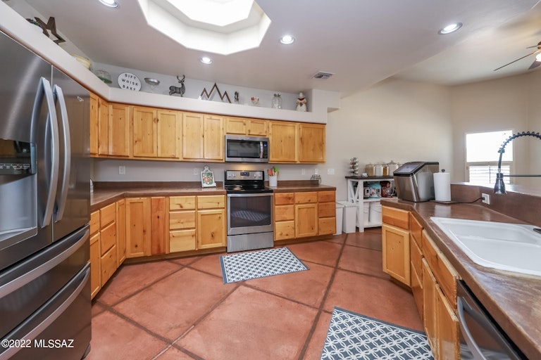 Photo 9 of 33 - 2840 E Darlene Dr, Vail, AZ 85641
