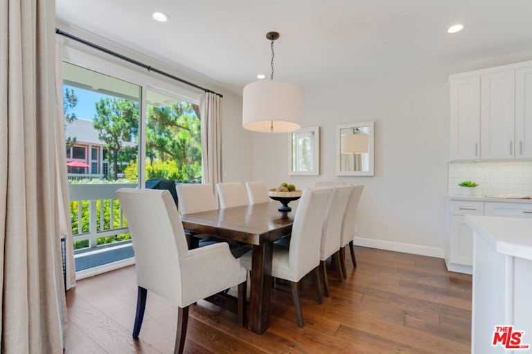 Photo 14 of 41 - 4342 Redwood Ave Unit C308, Marina Del Rey, CA 90292