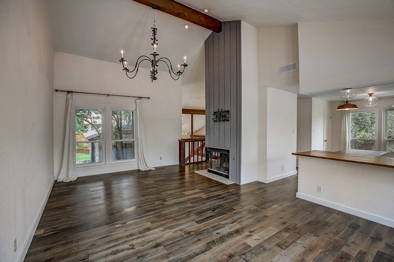 Photo 3 of 50 - 8103 Shiloh Ct, Austin, TX 78745