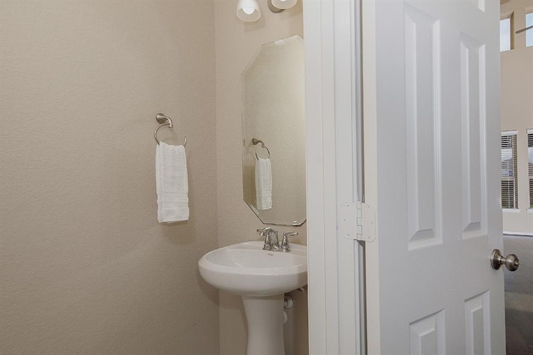 Photo 12 of 29 - 3851 Supremes Trl, Spring, TX 77386