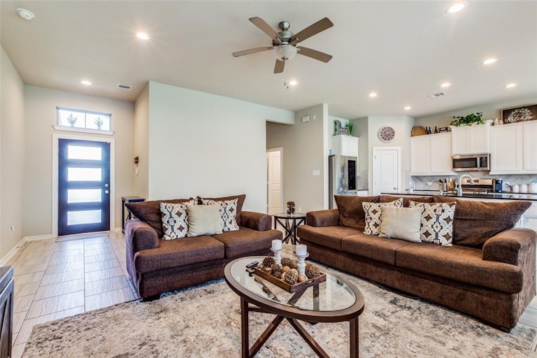 Photo 6 of 25 - 4714 Seabourne Landing Dr, Richmond, TX 77469