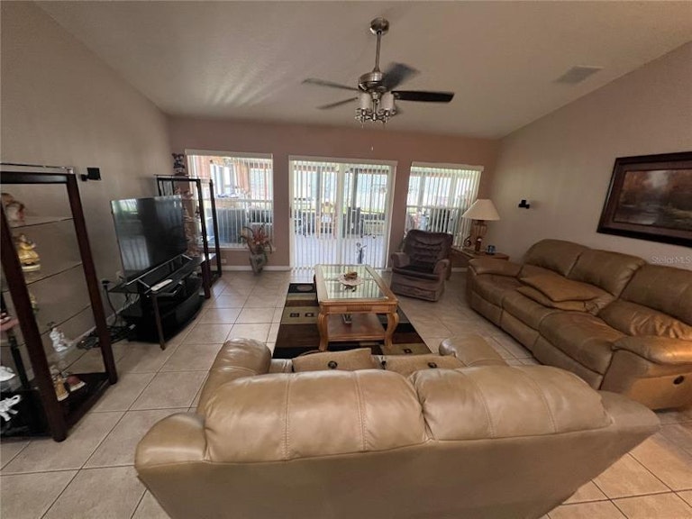 Photo 13 of 59 - 1028 Grand Reserve Dr, Davenport, FL 33837