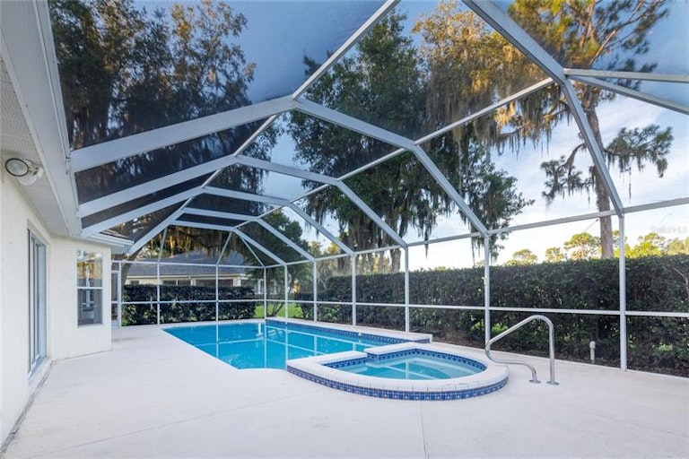 Photo 22 of 29 - 2762 Golf Lake Dr, Plant City, FL 33566