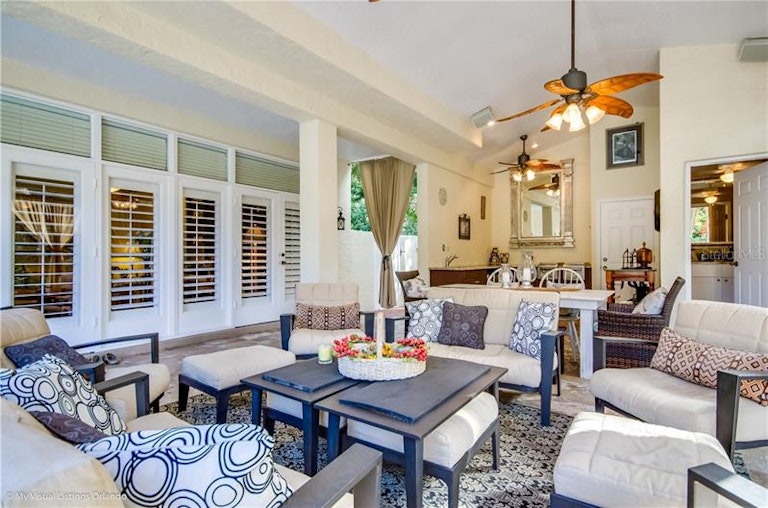 Photo 19 of 25 - 8918 Jonathan Manor Dr, Orlando, FL 32819