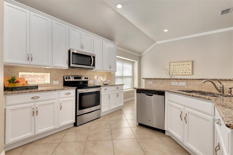 Photo 6 of 34 - 11416 Sadie St, Frisco, TX 75036