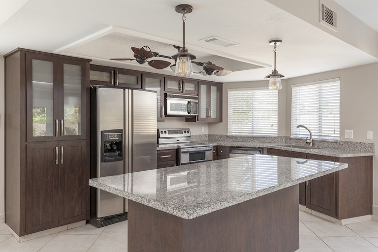 Photo 3 of 26 - 6703 S Lakeshore Dr, Tempe, AZ 85283