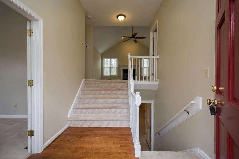 Photo 8 of 30 - 8604 Carolingian Ct, Raleigh, NC 27615