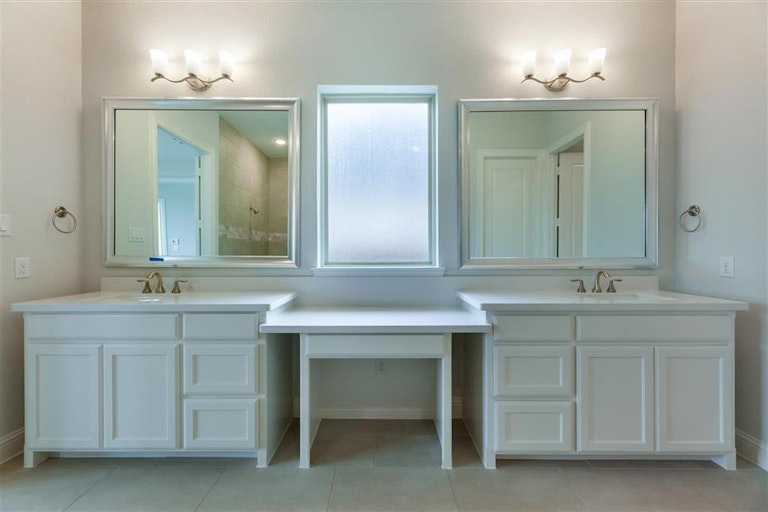 Photo 29 of 38 - 9442 Rockmount Dr, Dallas, TX 75243