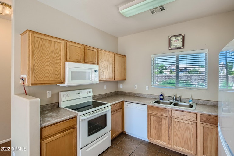 Photo 6 of 17 - 29179 N Shannon Dr, San Tan Valley, AZ 85143