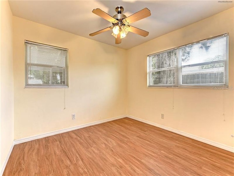 Photo 15 of 24 - 3112 Monica Pkwy, Sarasota, FL 34234