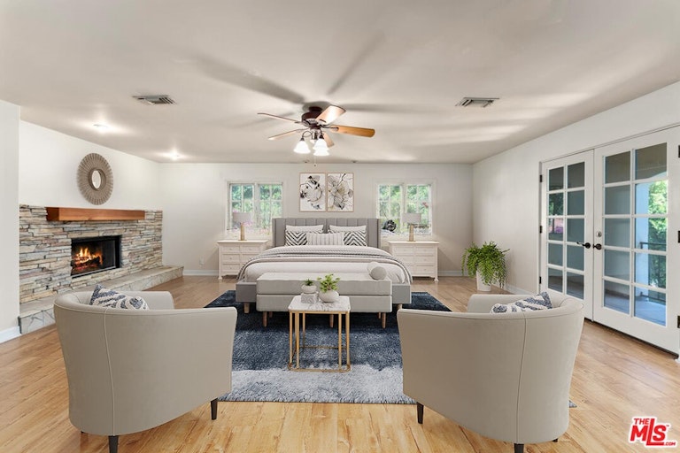 Photo 15 of 43 - 14208 Chandler Blvd, Sherman Oaks, CA 91401