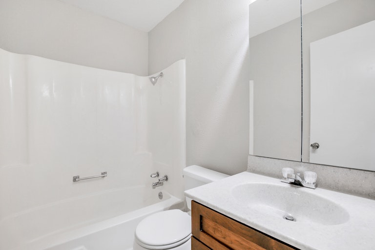 Photo 20 of 25 - 2233 Biscayne Dr W, Irving, TX 75060