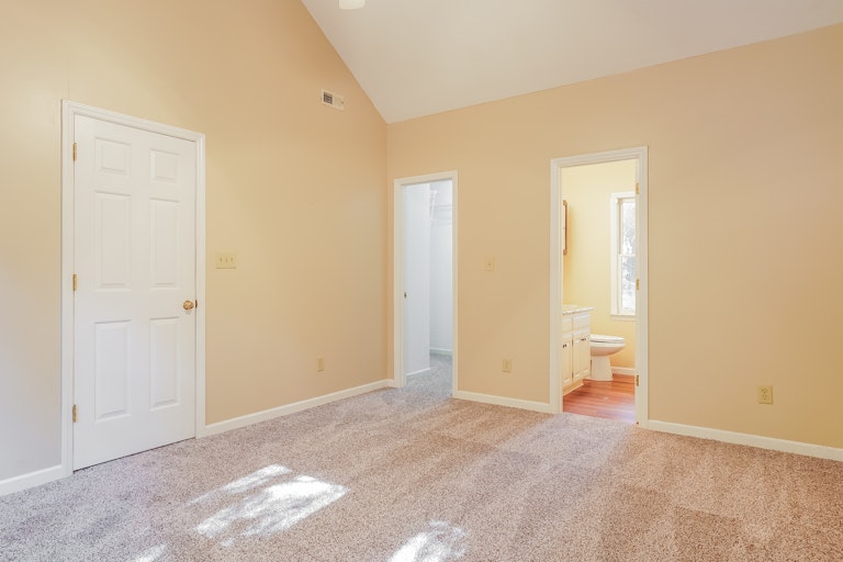 Photo 17 of 25 - 4101 Cary Oaks Dr, Apex, NC 27539