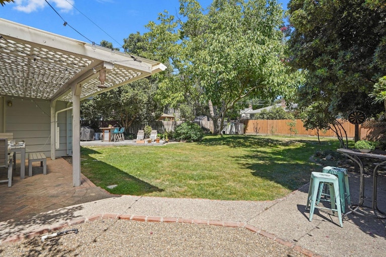 Photo 26 of 31 - 4051 Warren Ave, Sacramento, CA 95822