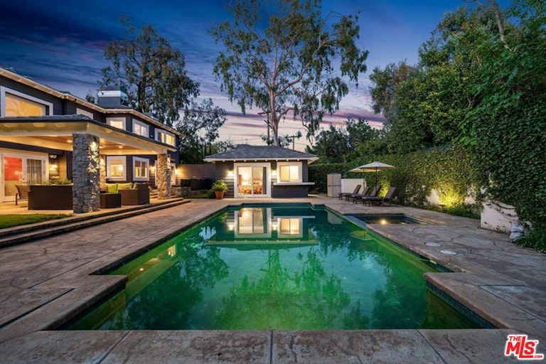Photo 37 of 43 - 11706 Chaparal St, Los Angeles, CA 90049