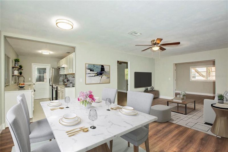 Photo 4 of 36 - 8301 Edie Way, Orlando, FL 32810
