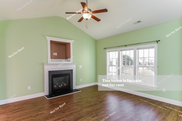Photo 9 of 25 - 634 Lawson Cypress Ln, Fuquay Varina, NC 27526