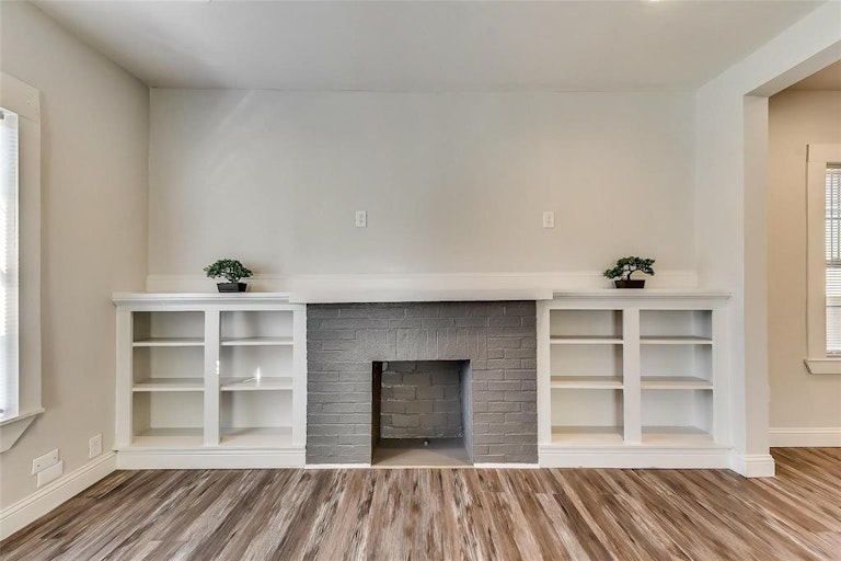 Photo 4 of 19 - 920 S Edgefield Ave, Dallas, TX 75208