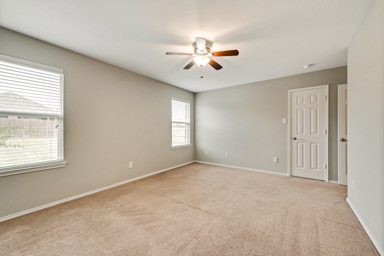 Photo 4 of 25 - 1436 Willoughby Way, Little Elm, TX 75068