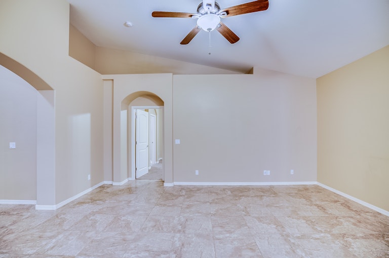 Photo 5 of 15 - 40220 N Oxford Way, San Tan Valley, AZ 85140