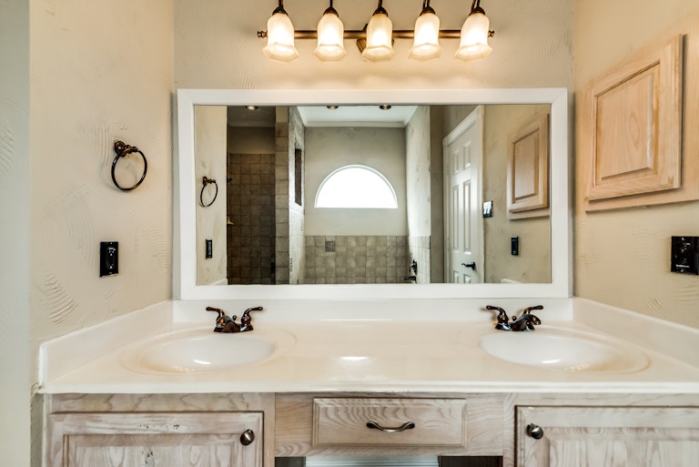 Photo 21 of 45 - 2204 Sheldon Dr, McKinney, TX 75072