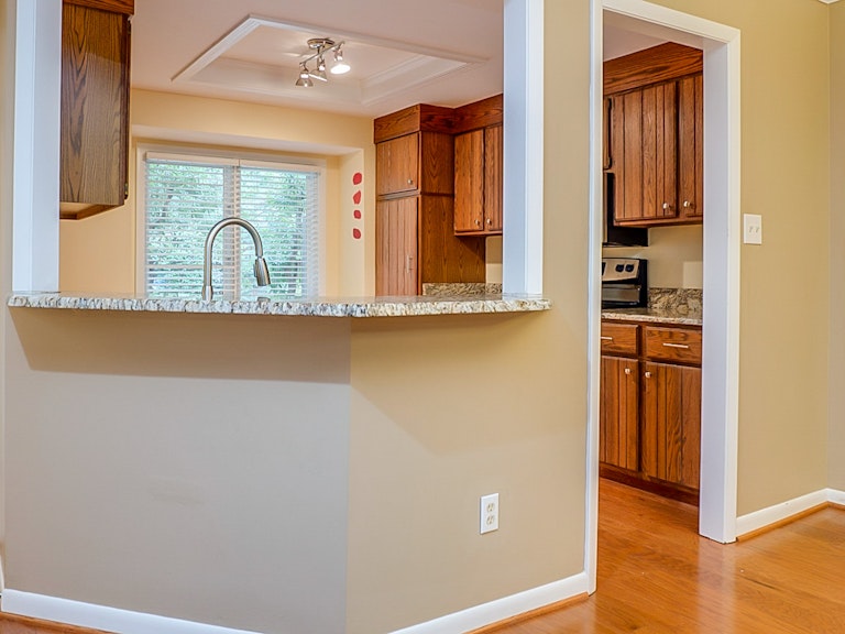 Photo 4 of 30 - 4405 Sunburst Ct, Raleigh, NC 27613