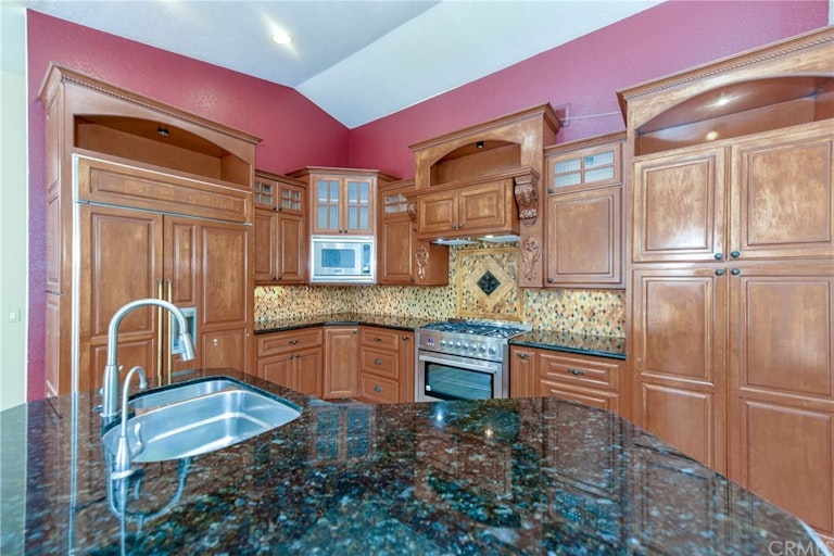 Photo 16 of 46 - 184 Cannon Rd, Riverside, CA 92506