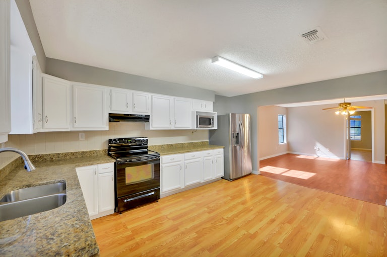 Photo 6 of 26 - 6724 Marvin Brown St, Fort Worth, TX 76179