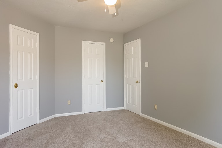 Photo 16 of 27 - 8910 Aberdeen Park Dr, Houston, TX 77095