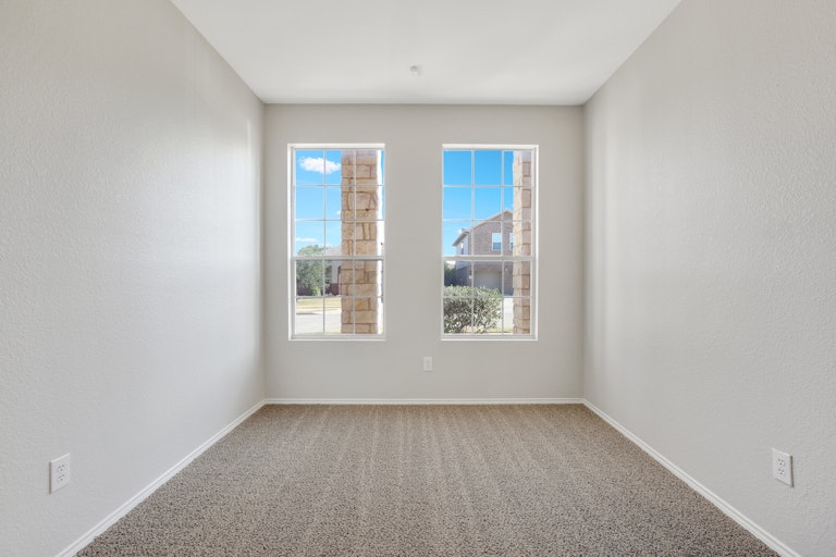 Photo 8 of 38 - 4909 Blue Top Dr, Fort Worth, TX 76179