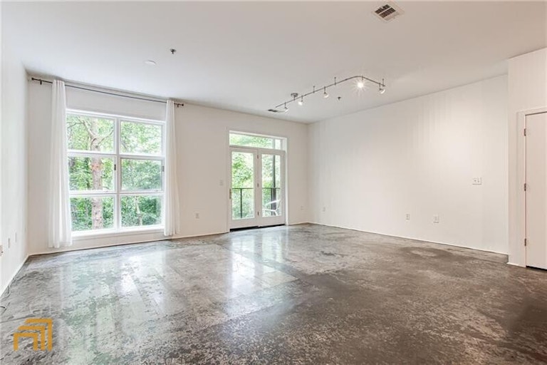 Photo 4 of 37 - 560 Dutch Valley Rd NE #2212, Atlanta, GA 30324