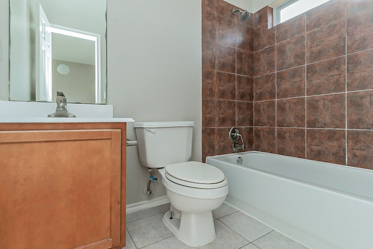 Photo 6 of 25 - 2800 Pasadena Ln, Arlington, TX 76015