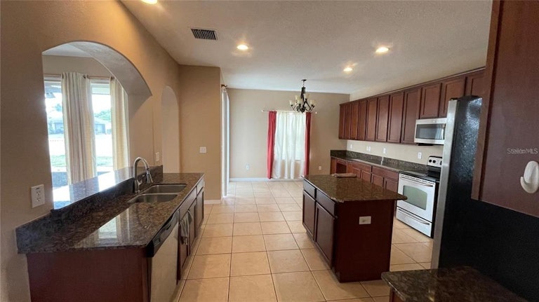 Photo 12 of 12 - 11353 Callaway Pond Dr, Riverview, FL 33579