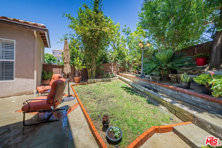 Photo 4 of 48 - 686 Milford St, Los Angeles, CA 90042